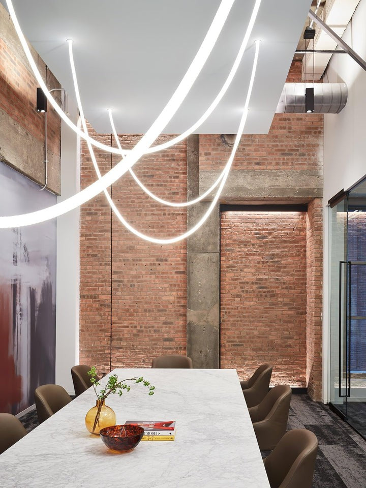 Adjustable Curved Silicone Pendant Light