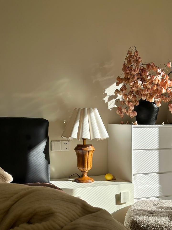 Beige Scalloped Tulip Table Lamp with Wooden Base