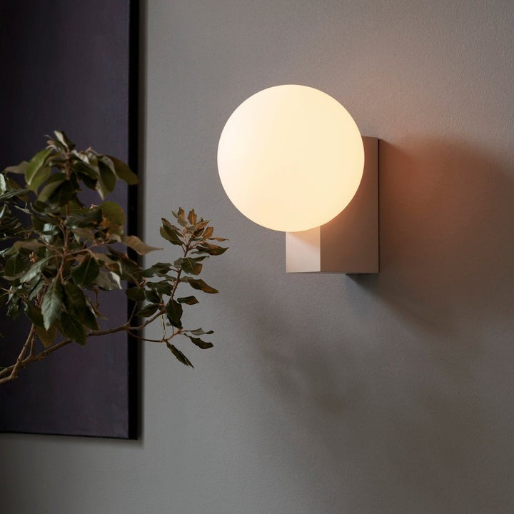 Modern Opal Glass Wall Sconce – Geometric Ambient Lighting