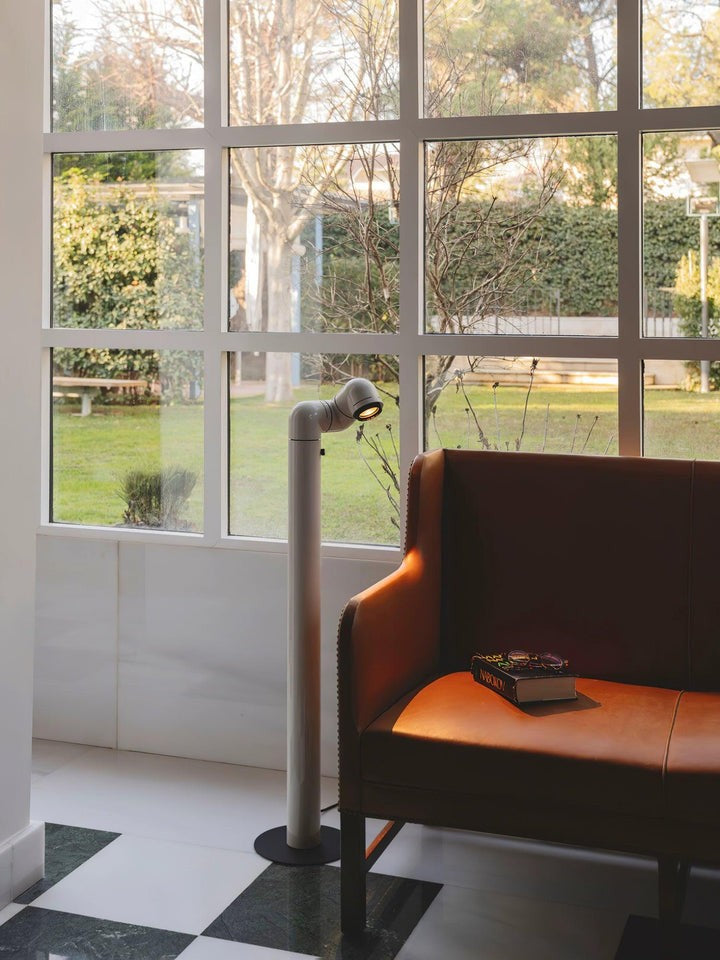 Adjustable Dimmable LED Floor Lamp with Focus Control