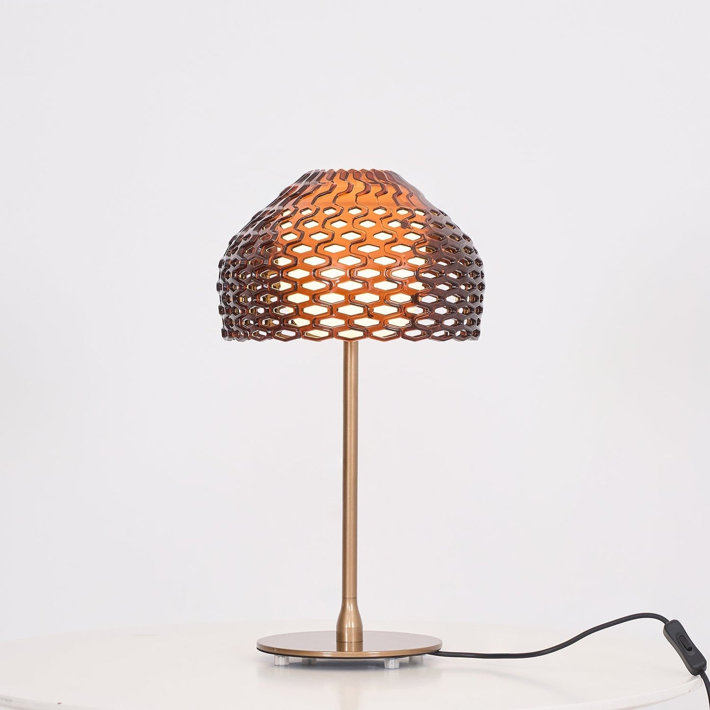 Armadillo-Inspired Metal Table Lamp with Soft Diffused Light