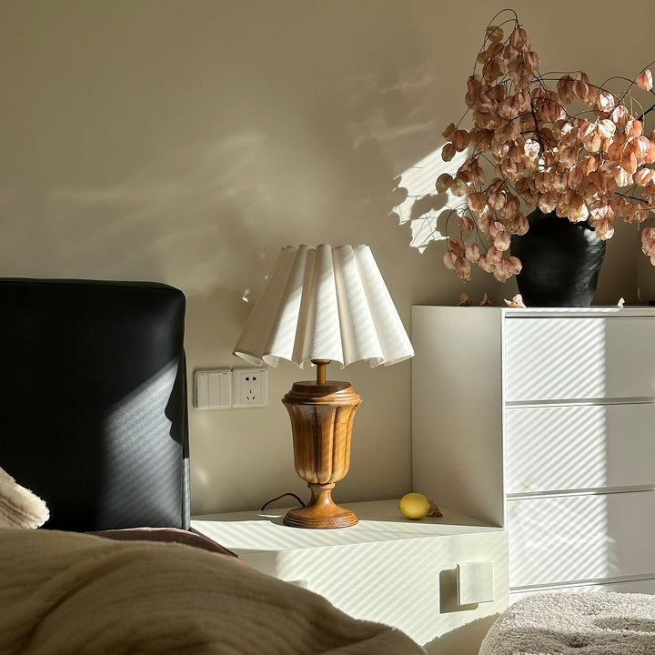 Beige Scalloped Tulip Table Lamp with Wooden Base