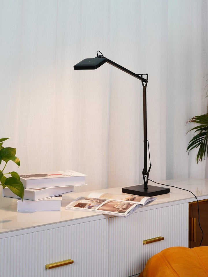 Edge LED Table Lamp – Sleek Modern Aluminum Lighting